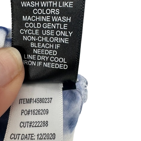 Torrid Roll Tab V Neck Henley Blouse Tie Dye Plus Size 2X EUC - Picture 8 of 8